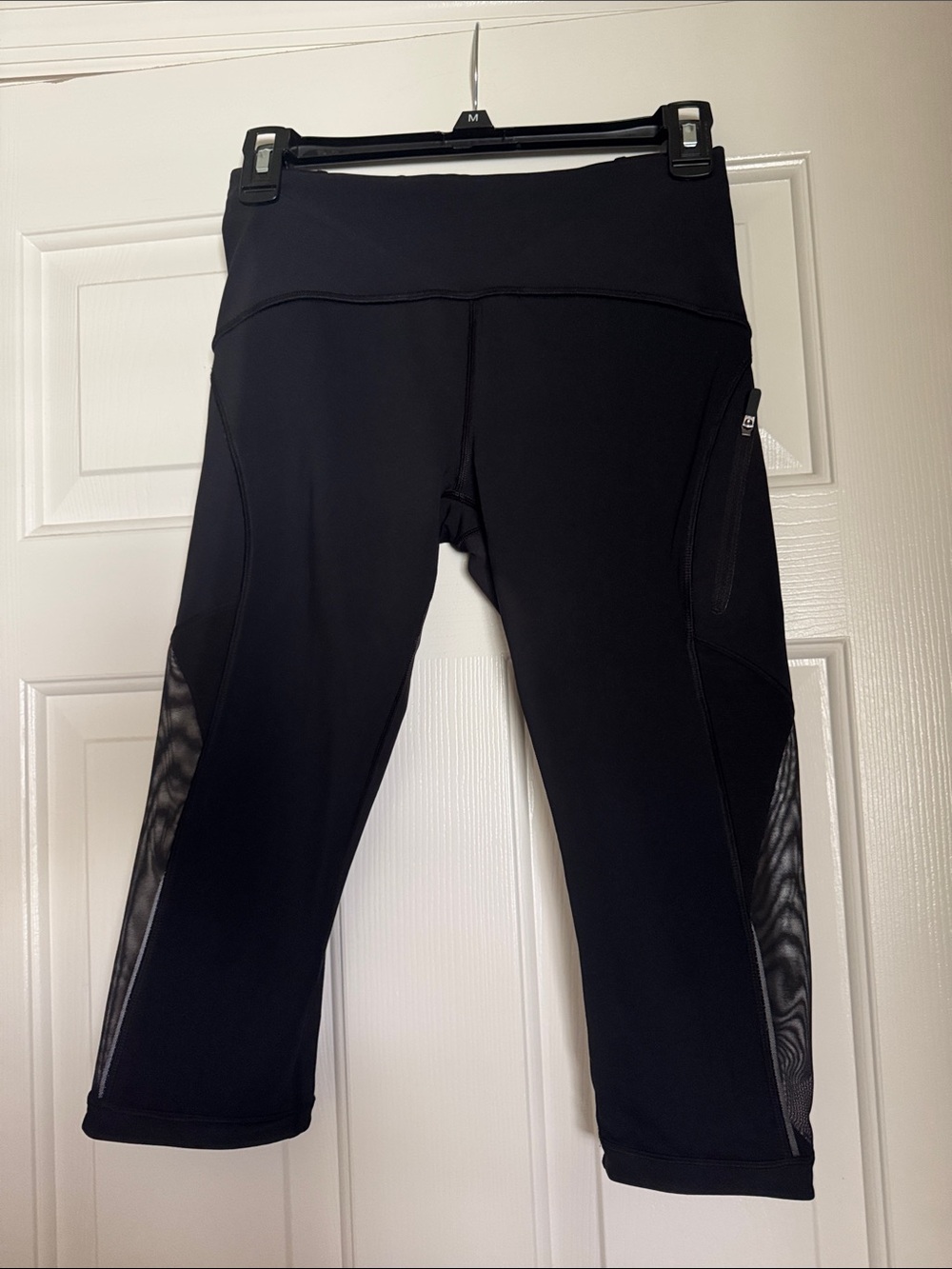 Lululemon black  Cropped Athletic Leggings with Side Mesh Panels
